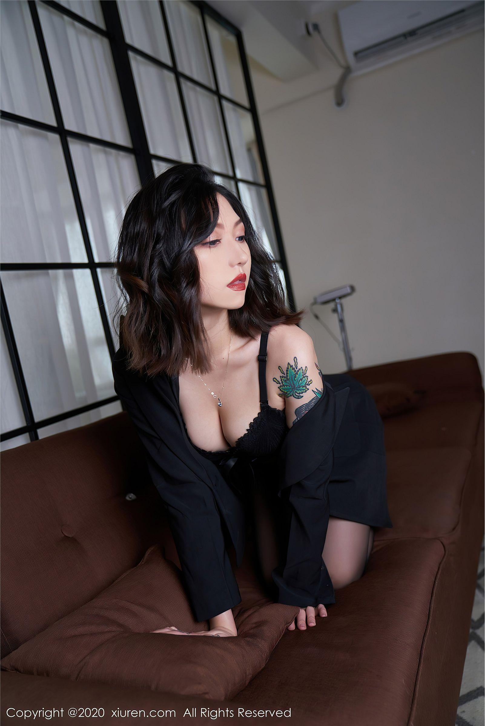 [XIUREN秀人网] 2020.10.29 NO.2711 舌尖上的菊花Ace_p025