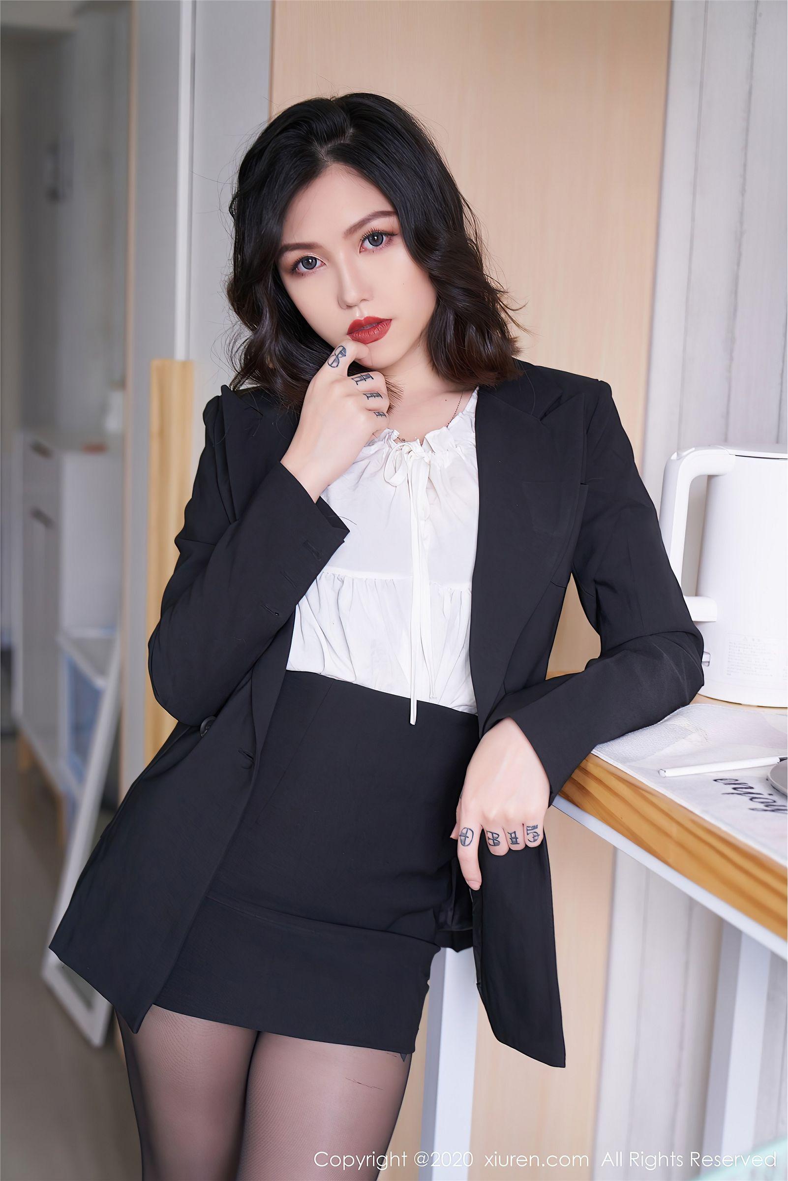 [XIUREN秀人网] 2020.10.29 NO.2711 舌尖上的菊花Ace_p062