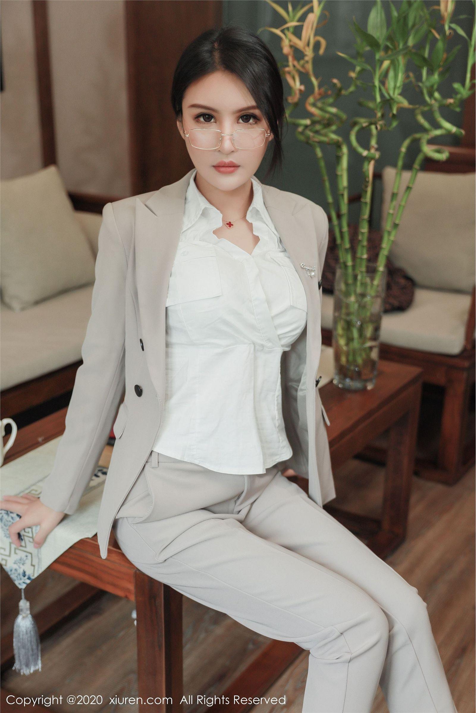 [XIUREN秀人网] 2020.03.25 NO.2098 Emily顾奈奈_p012