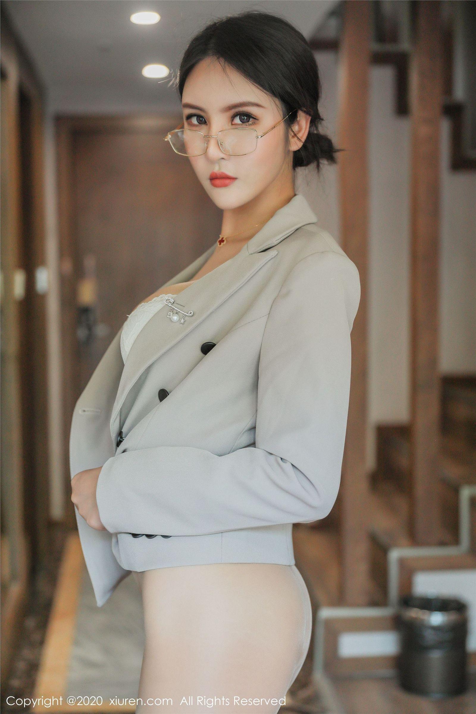 [XIUREN秀人网] 2020.03.25 NO.2098 Emily顾奈奈_p018