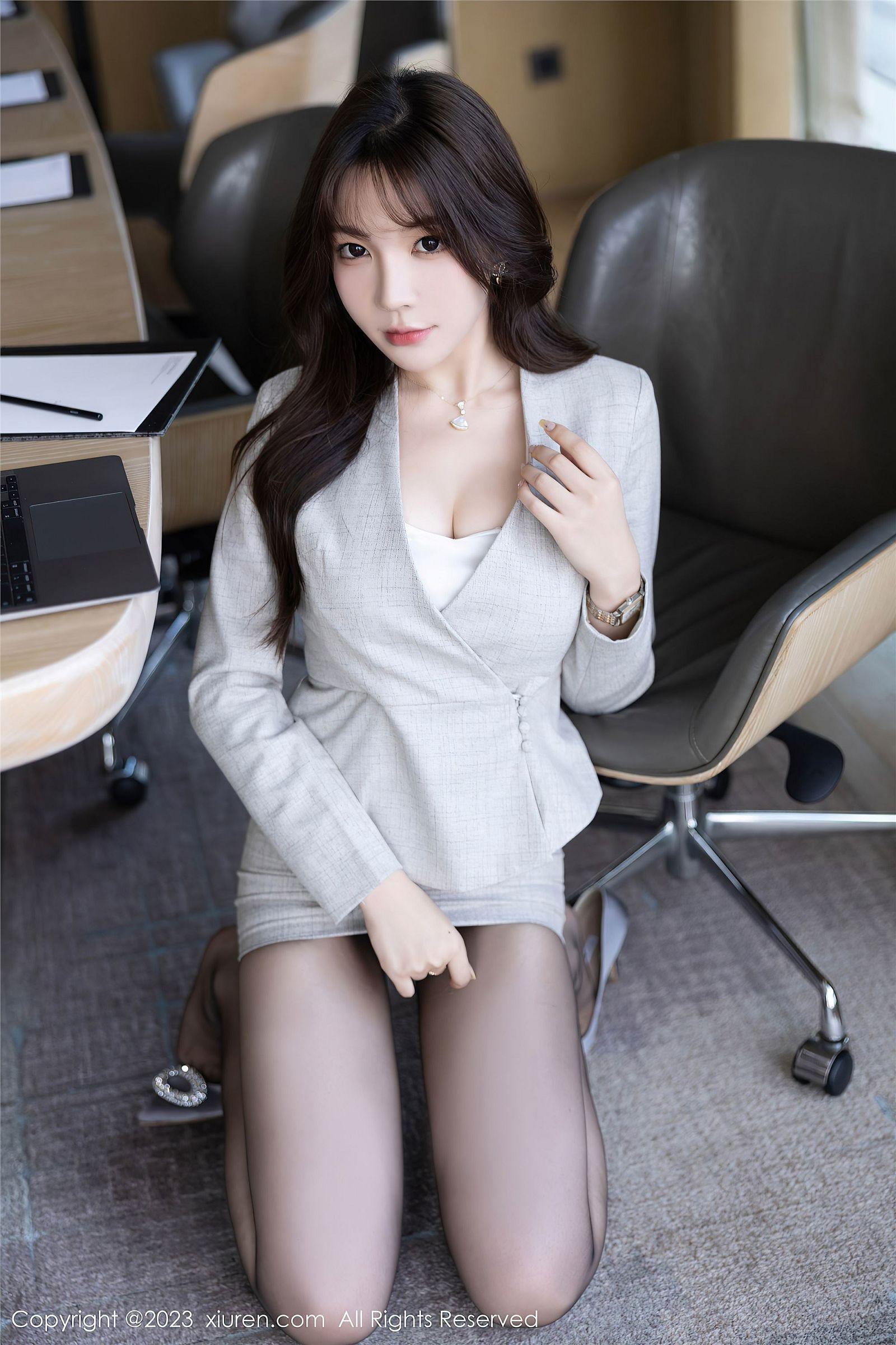 [XIUREN秀人网] 2023.10.27 NO.7577 徐莉芝Booty_p037