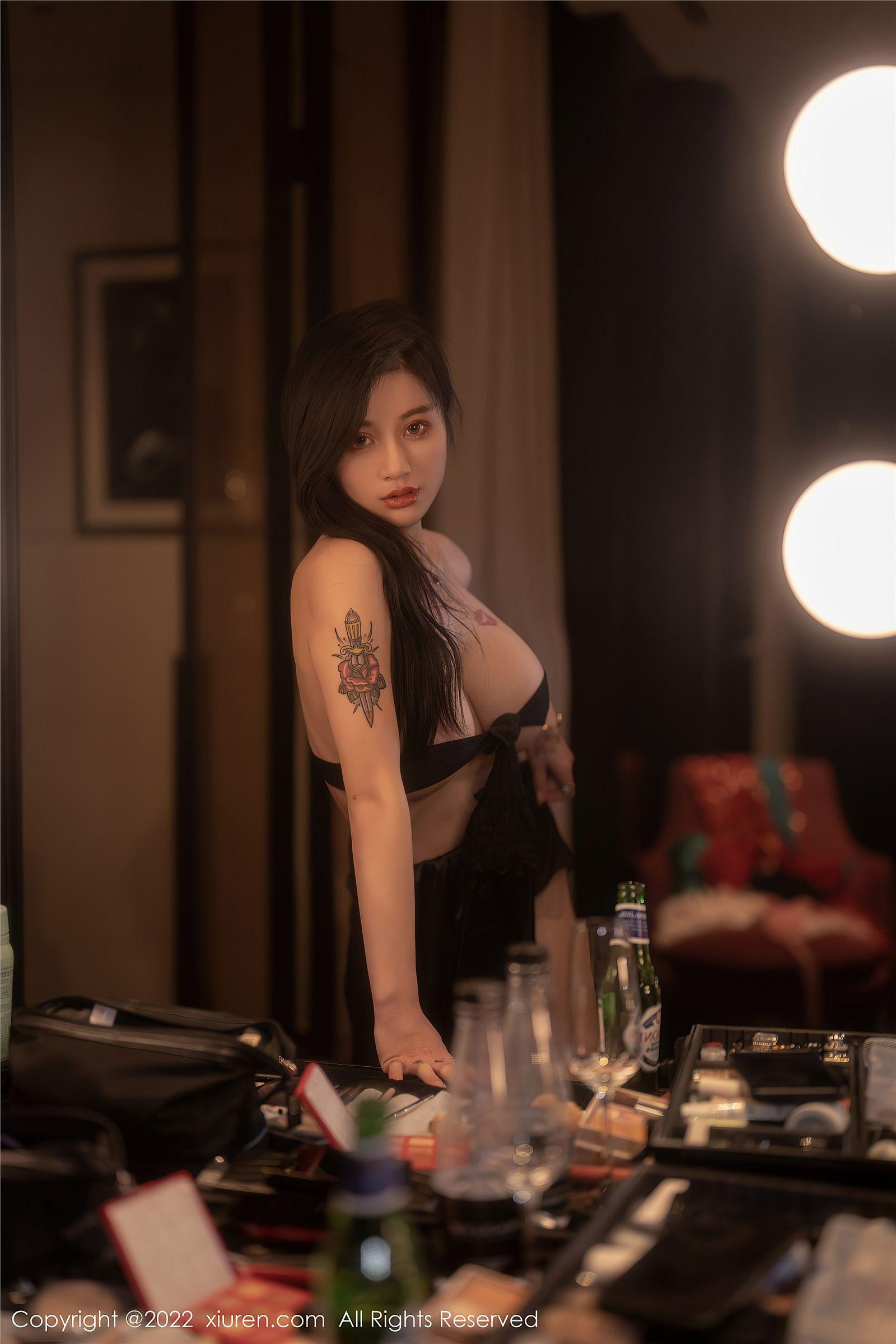 [XIUREN秀人网] 2022.10.18 NO.5722 美七Mia_p050