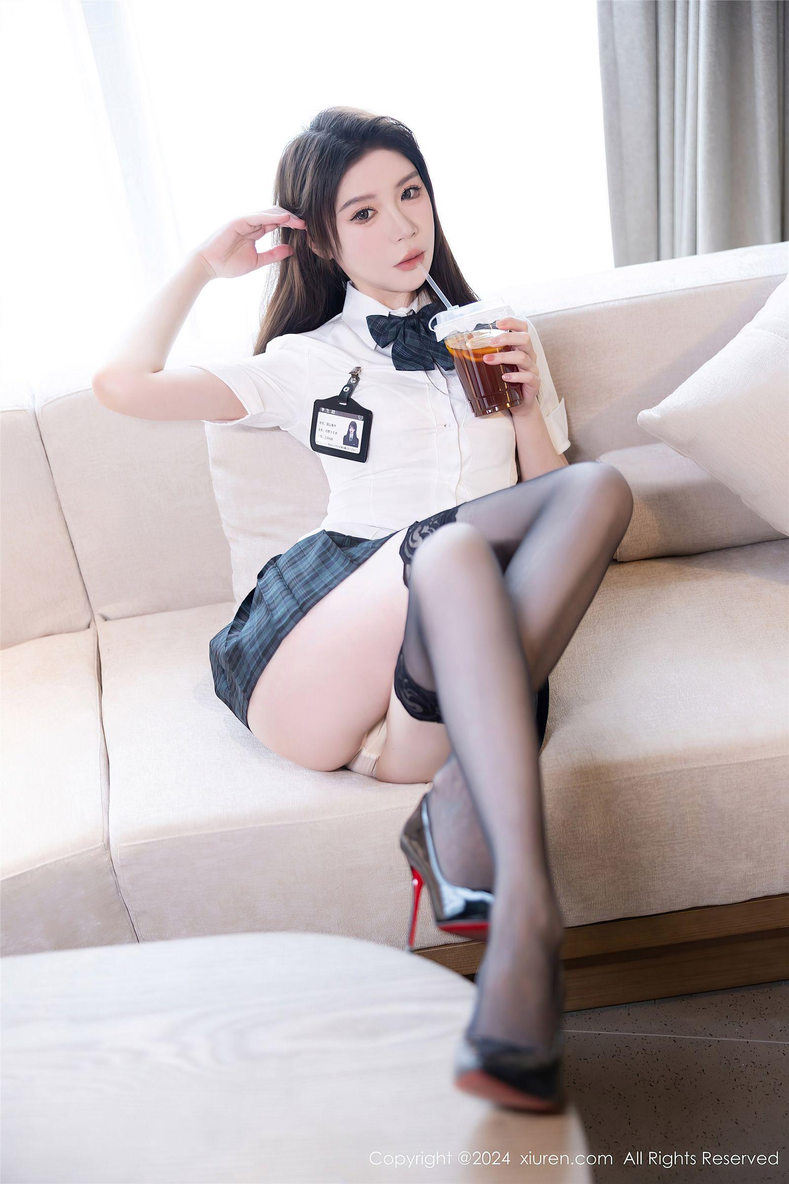 [XIUREN秀人网] 2024.08.27 NO.9074 梦心玥_p011