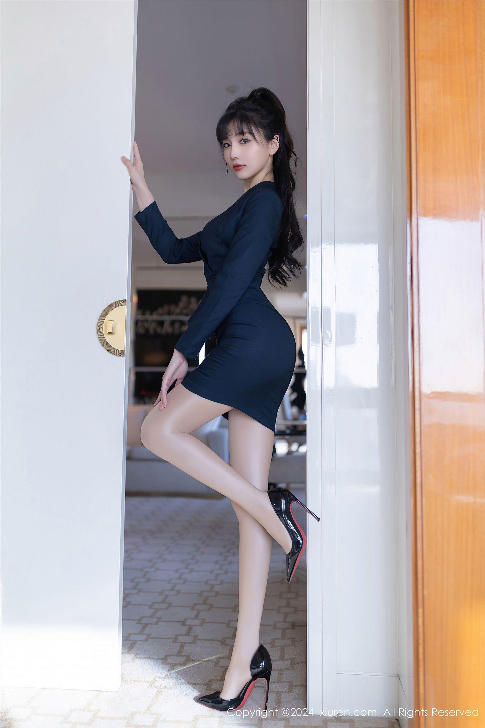 [XIUREN秀人网] 2024.10.10 NO.9263 陆萱萱_p023