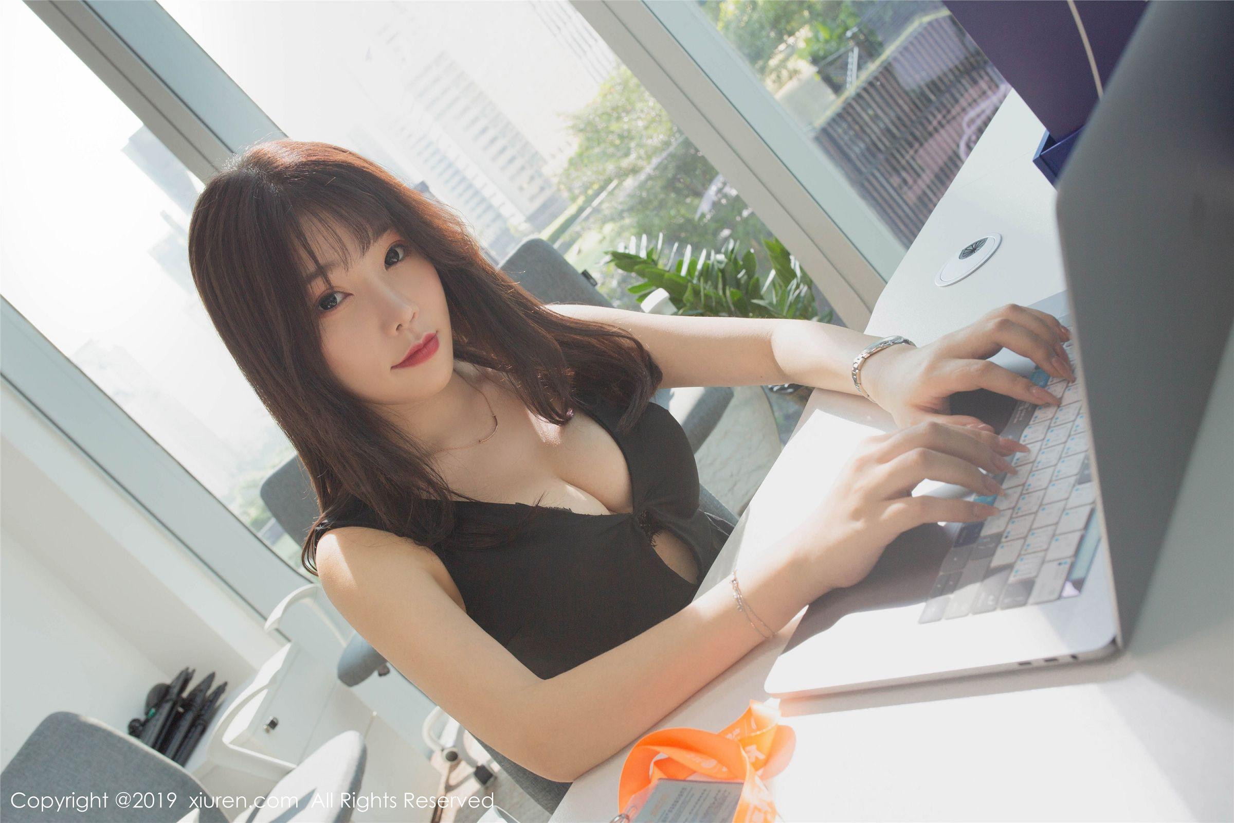[XIUREN秀人网] 2019.10.29 NO.1757 芝芝Booty_p022
