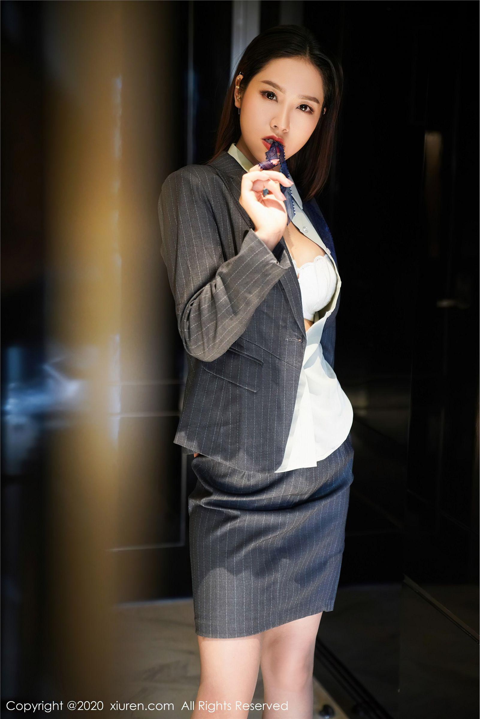 [XIUREN秀人网] 2020.09.21 NO.2579 方子萱_p041