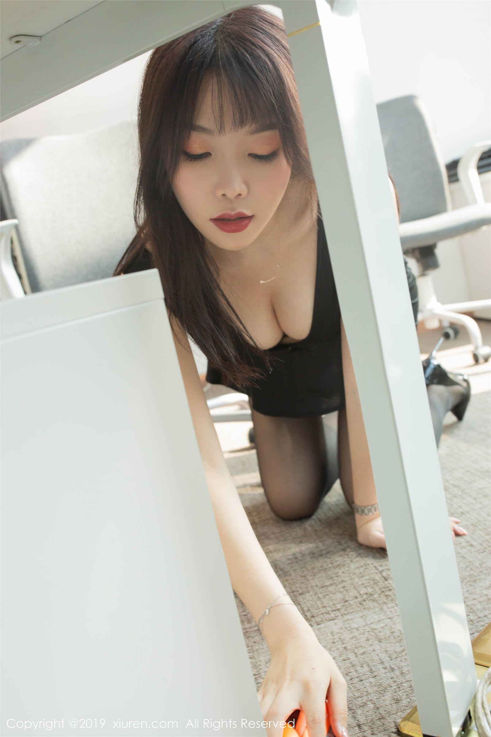 [XIUREN秀人网] 2019.10.29 NO.1757 芝芝Booty_p018
