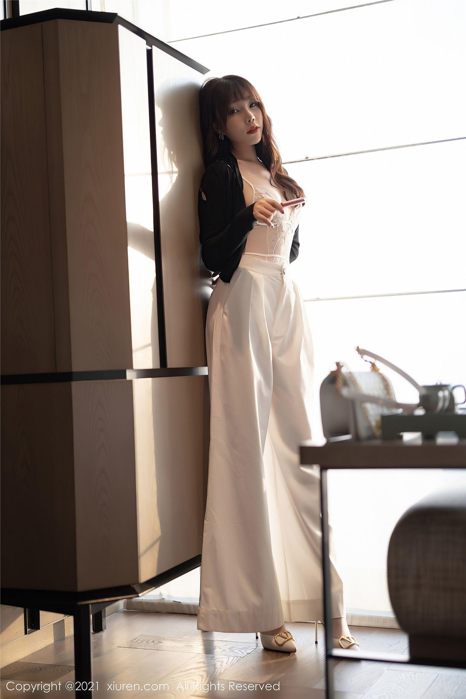 [XIUREN秀人网] 2021.04.29 NO.3367 芝芝Booty_p040