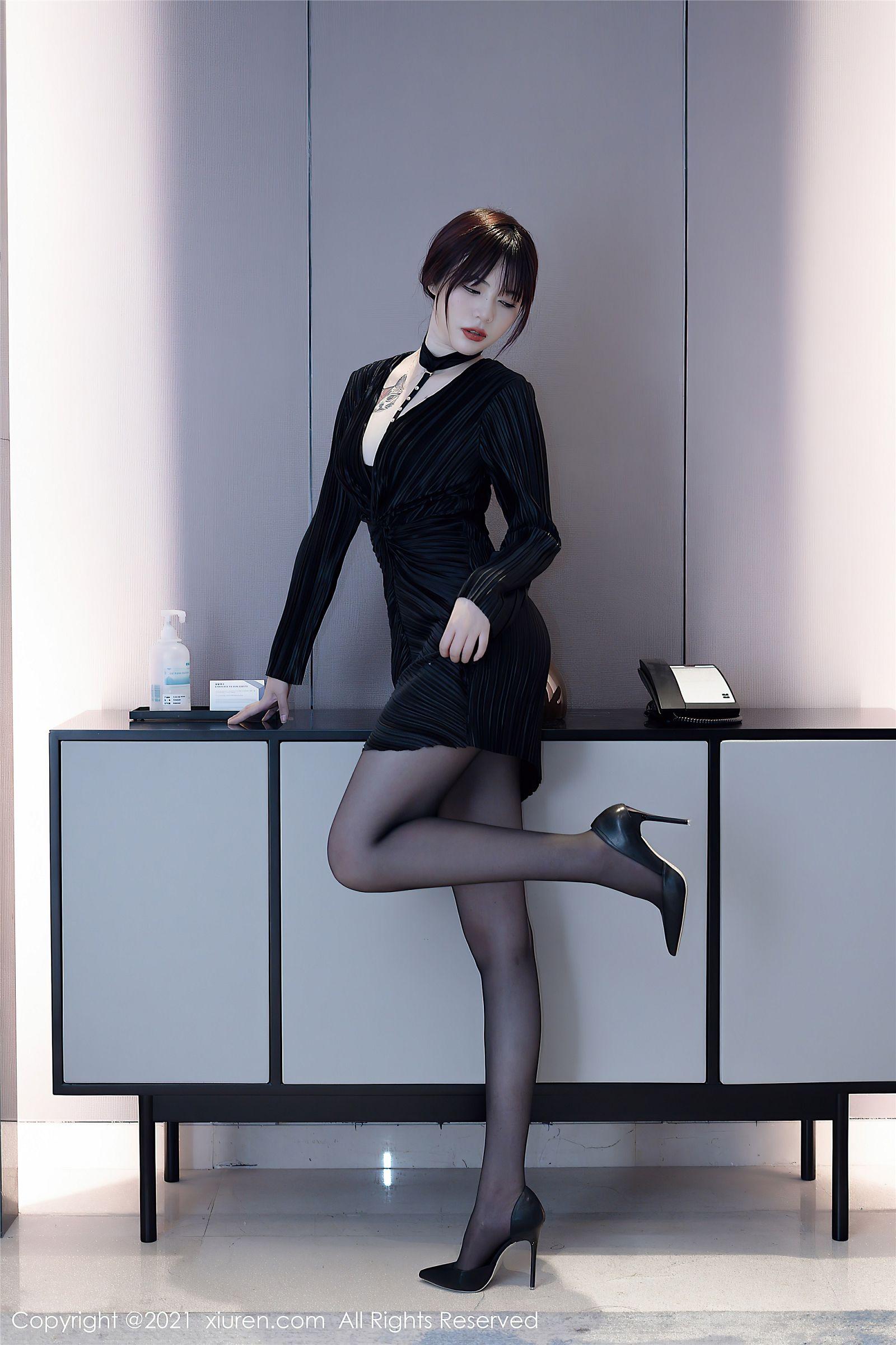 [XIUREN秀人网] 2021.10.19 NO.4080 Arude薇薇_p034