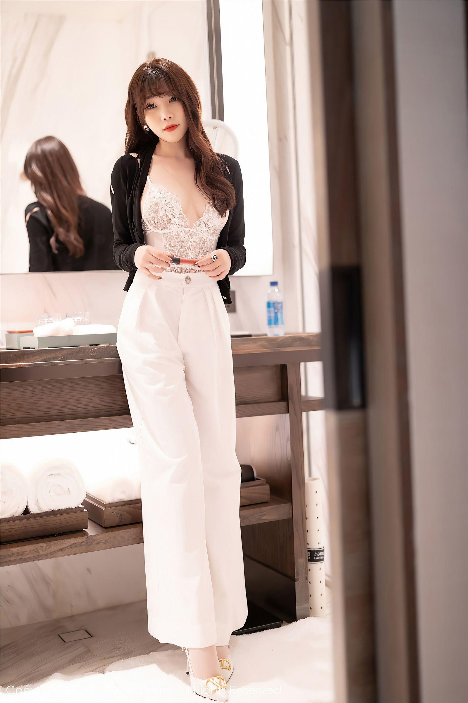 [XIUREN秀人网] 2021.04.29 NO.3367 芝芝Booty_p016