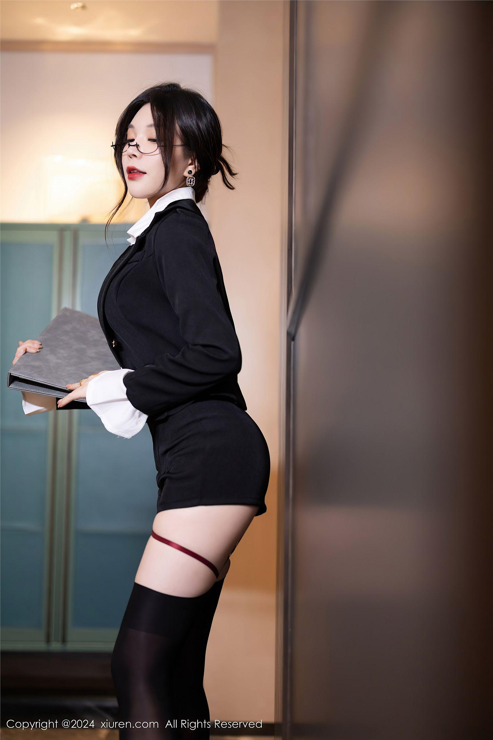 [XIUREN秀人网] 2024.04.23 NO.8440 徐莉芝Booty_p023