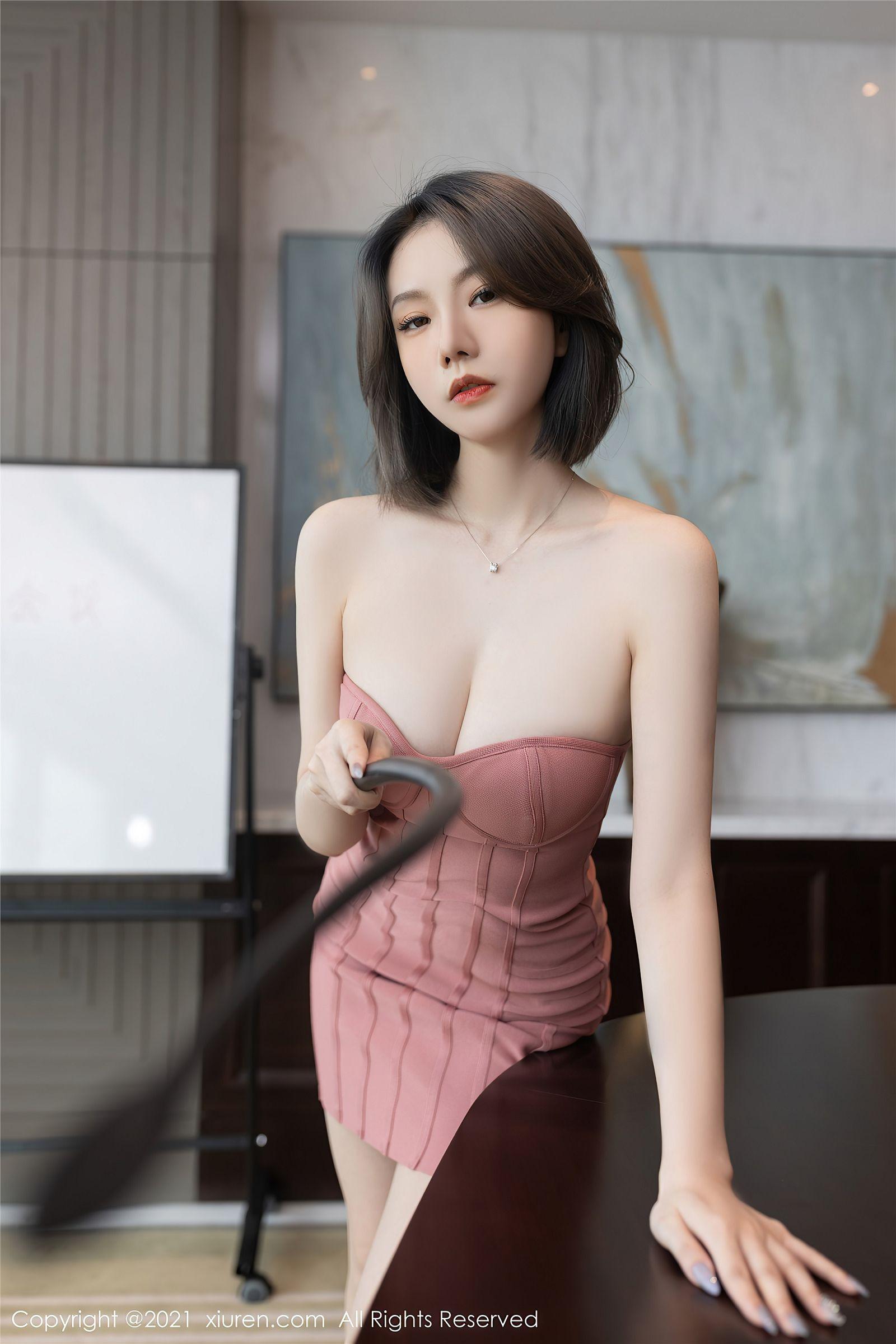 [XIUREN秀人网] 2021.09.30 NO.4024 陆萱萱_p033
