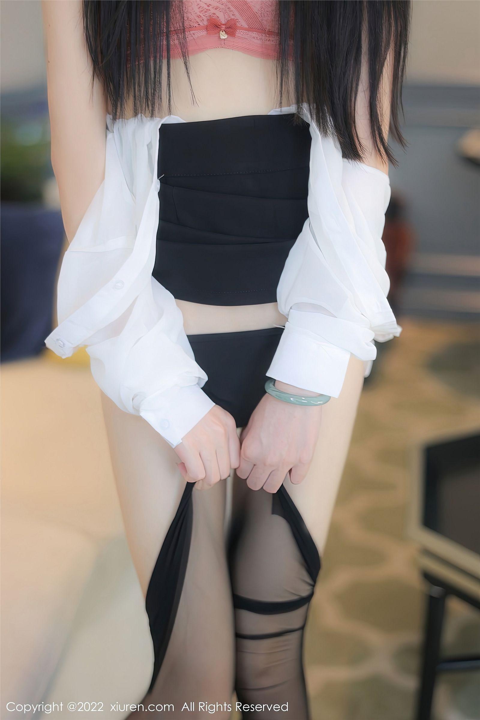 [XIUREN秀人网] 2022.11.16 NO.5861 77qiqi_p044