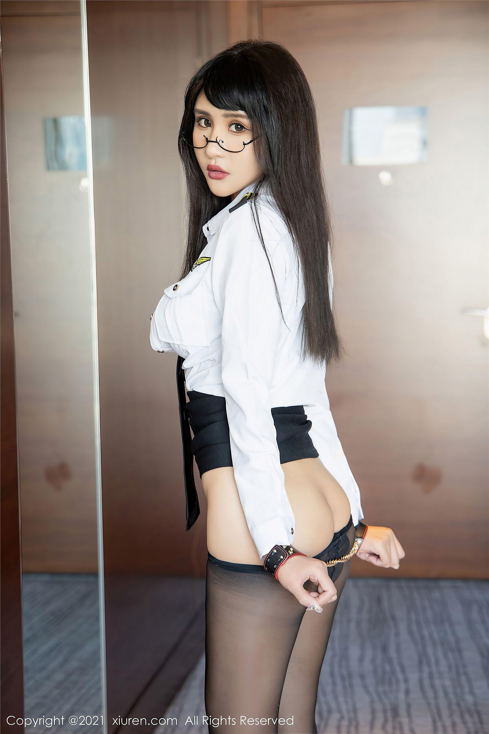 [XIUREN秀人网] 2021.11.12 NO.4207 Emily尹菲_p029