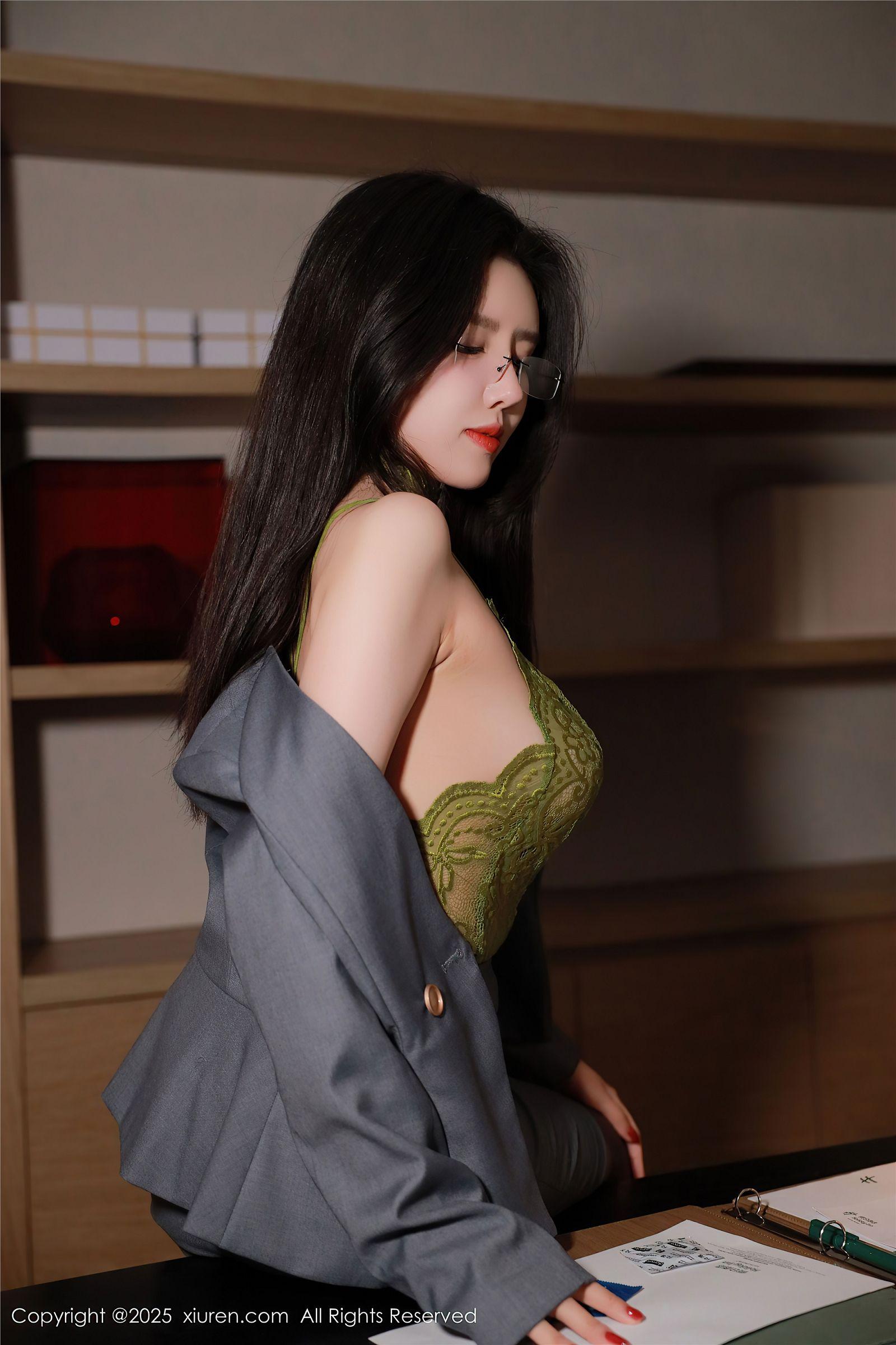 [XIUREN秀人网] 2025.04.07 NO.10119 唐翩翩_p005