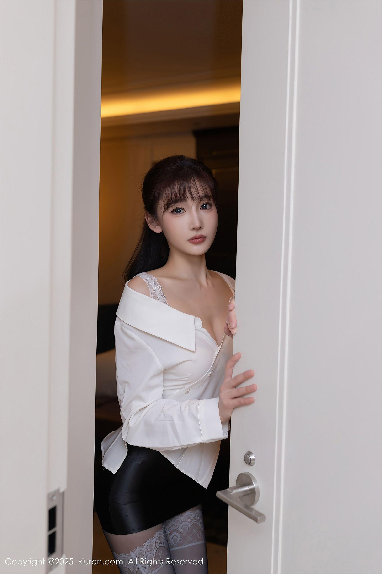 [XIUREN秀人网] 2025.04.17 NO.10166 陆萱萱_p004