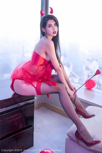 [XIUREN秀人网] 2019.12.23 NO.1871 黑色蝴蝶结轻纱圣诞装 葛征Model_p079
