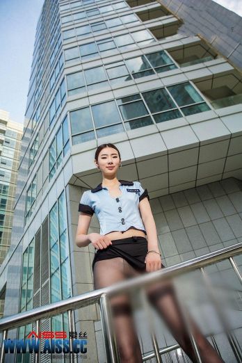 [AISS爱丝钻石] 丝袜美腿外拍 NO.061 长腿警员_p061