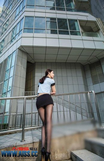 [AISS爱丝钻石] 丝袜美腿外拍 NO.061 长腿警员_p023