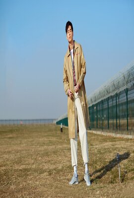 魔弹之王与战姬迷你角色:堤格尔君与战姬亲